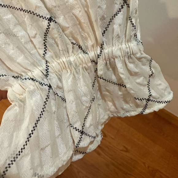 LOFT White Plaid Ruffle Sleeve Blouse Size M in excellent condition - Picture 4 of 16